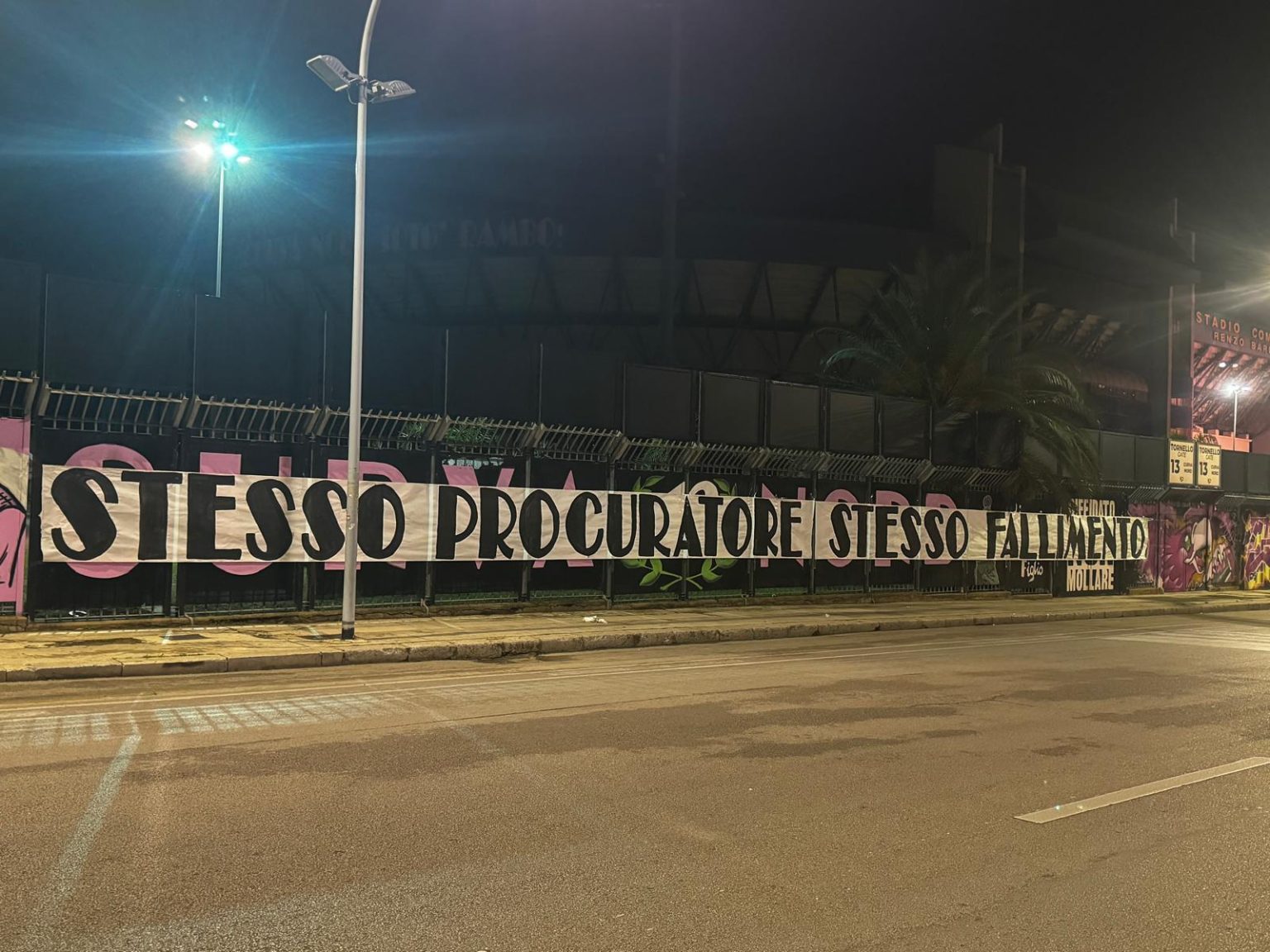 Palermo Striscione Della Curva Nord Stesso Procuratore Stesso