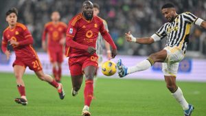 Lukaku ostacolato da Danilo - foto ANSA - StadioNews.it