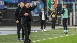 Mazzarri incita i giocatori - foto ANSA - StadioNews.it