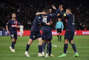 Giocatori del PSG esultano dopo la vittoria in campionato - foto ANSA - StadioNews.it